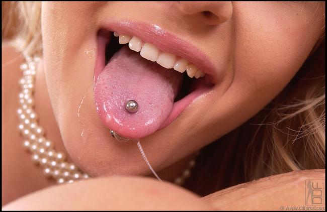 Снял для себя блондинку и брюнетку 18 фотография