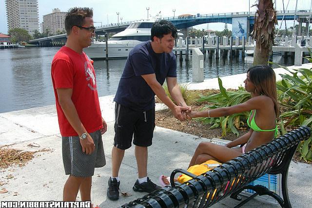 Русский мужик поимел мулатку 1 фотография