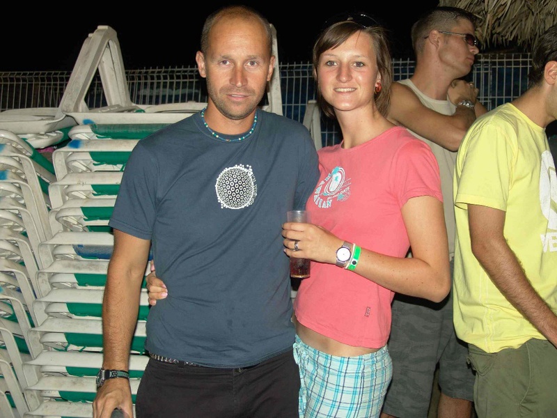 Худенькая красотка делает отличный минет 1 фотография