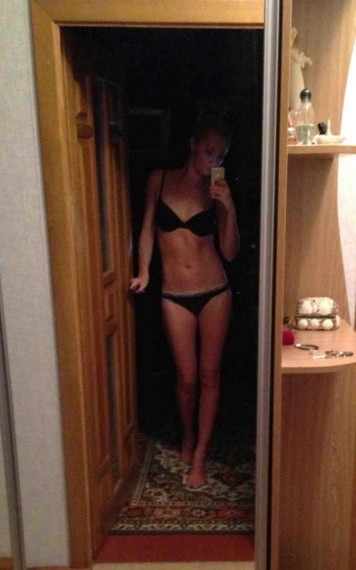 Гламурная бестия сделала в отеле интимное селфи 7 фотография