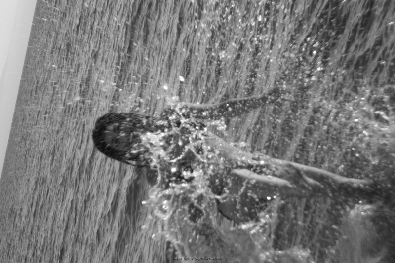 Джессика с дредами показывает попку после купания 17 фотография