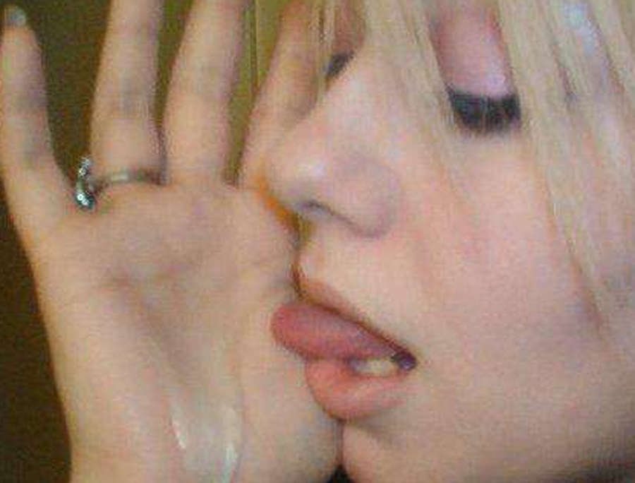 Раскрепощенным удовлетворительницам нравится когда сиськи в сперме 1 фотография